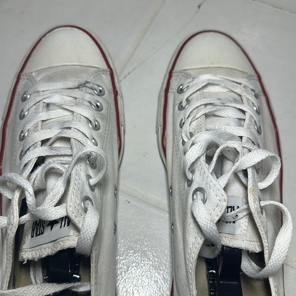 Converse Low Top, Used White Faded Color Size 10.5 US GREAT CONDITION! - Picture 7 of 12